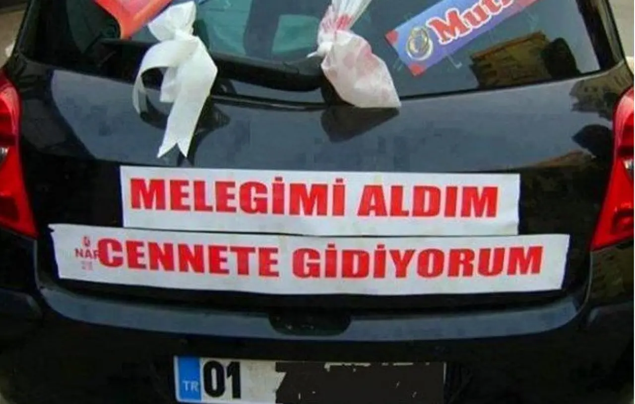 Kız Kaçtı, Damat Şokta: En Efsane Gelin Arabası Sözleri 36