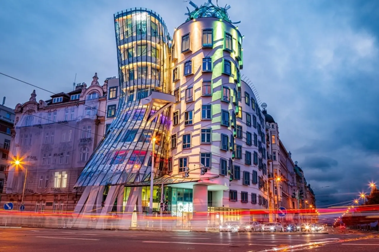 Tasarımıyla akılları zorlayan dünyanın en ilginç 10 binası 2