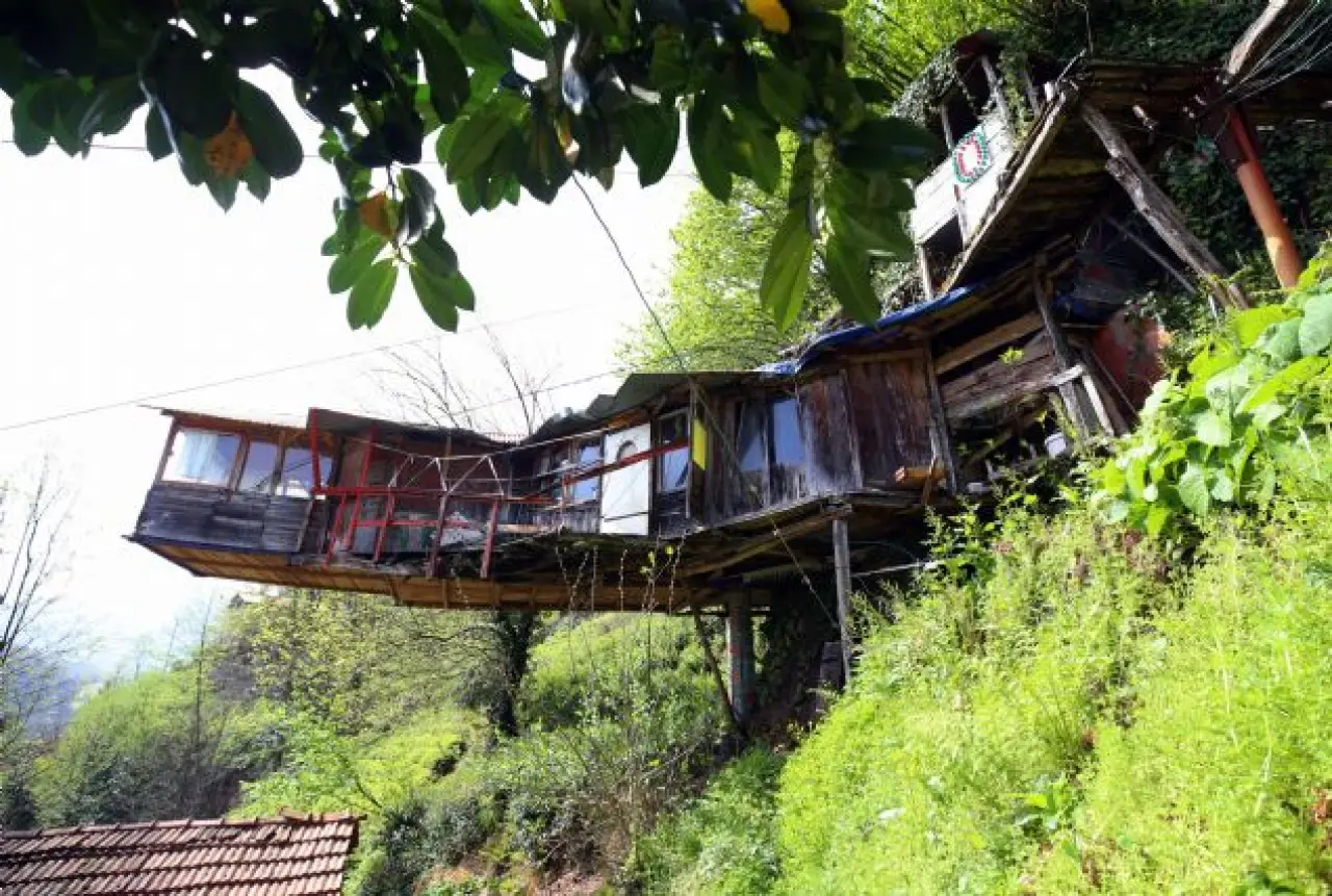 Birisi Evi Ters Çevirmiş, Diğeri Gemiden Apartman Yapmış: Gerçek Olduğuna Zor İnanacaksınız 8