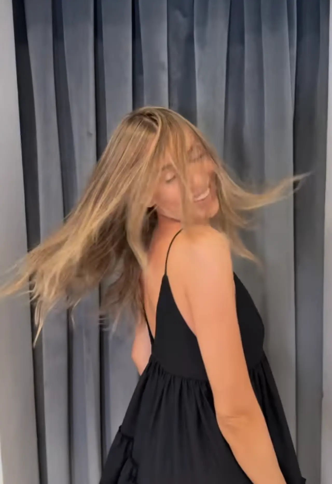 Sarı saçla geri döndü, herkes aynı şeyi söyledi: Selena! 2