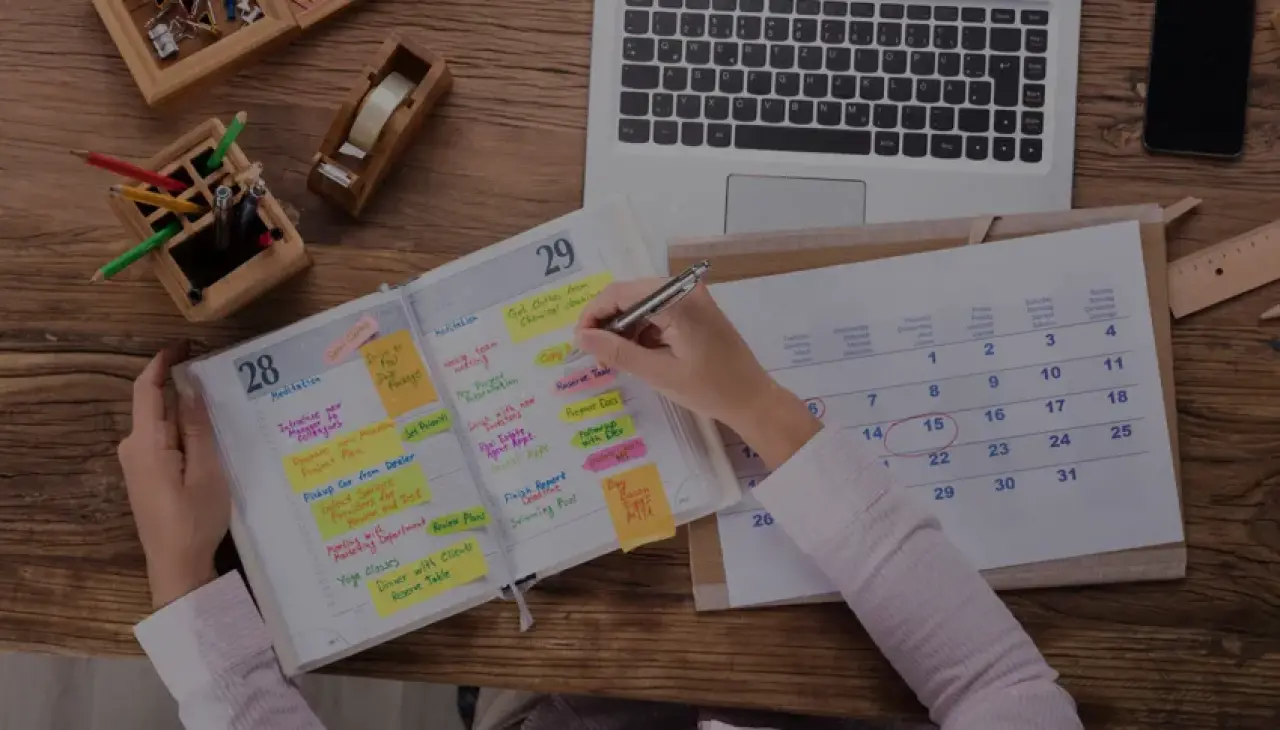 Tatilde hem dinlen hem geliş: Öğrenciler için ipuçları 1