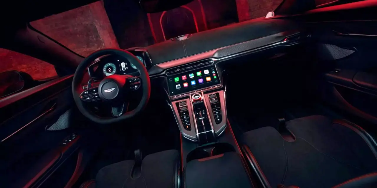 Aston Martin Vantage S'i tanıttı! Serinin en sert modeli: İşte özellikleri 4