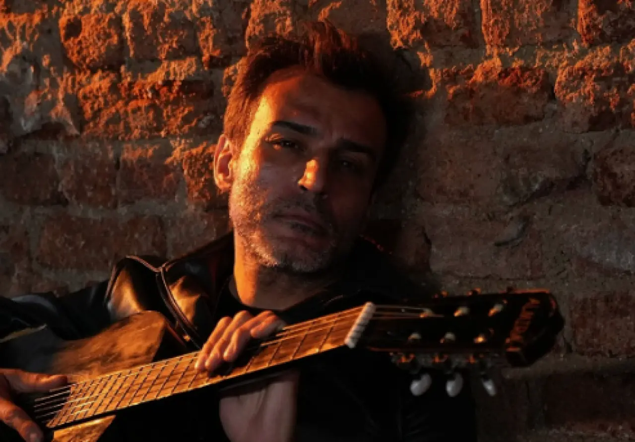 Rıza Tamer’den sert çıkış: “Türk lirası geçmeyen ülkede şarkı söylemem!” 1