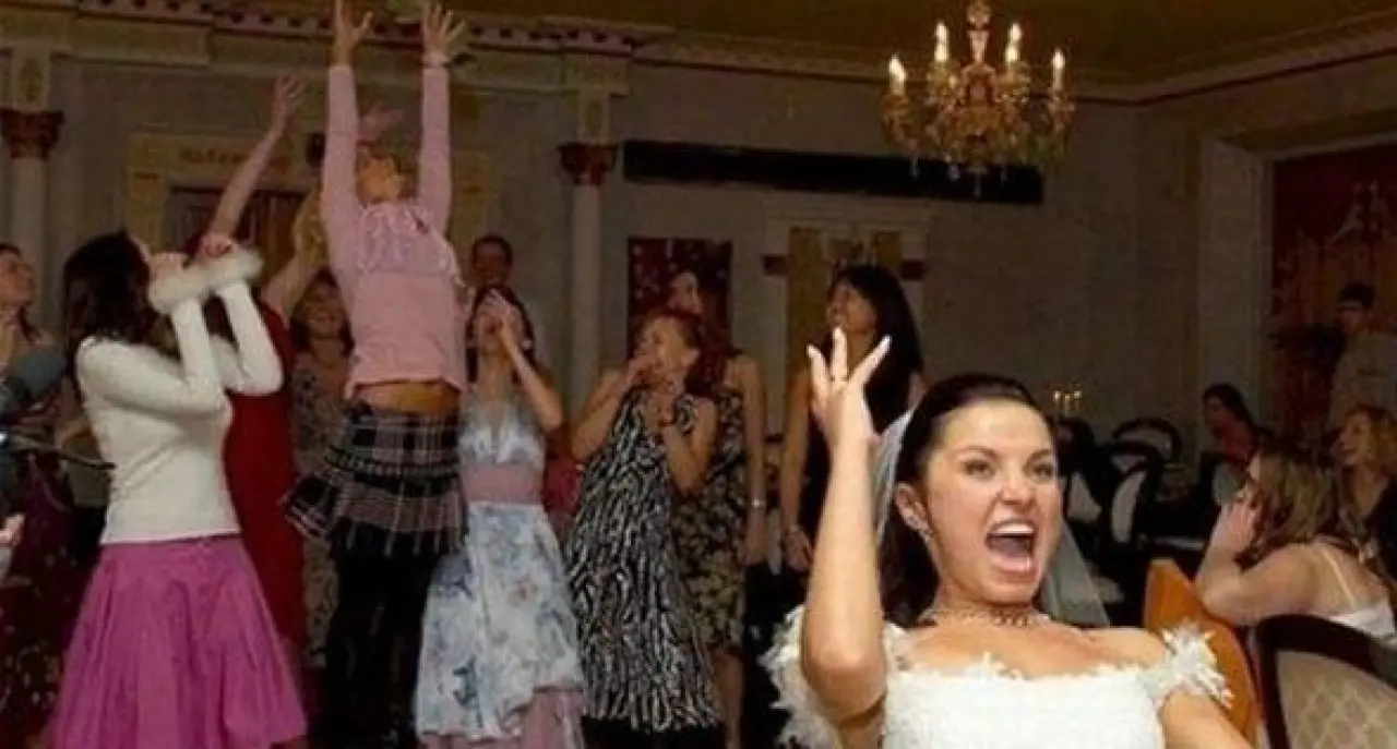 Kimi Balıklarla Evlenmiş, Kimi Eşeği Nikah Şahidi Yapmış: Bu Düğünlerden Sonra Evlenmek İstemeyeceksiniz 2