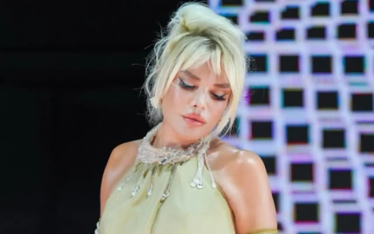 Ajda Pekkan’ın mimik tartışması: Sahnedeki donukluk sosyal medyayı ikiye böldü 3