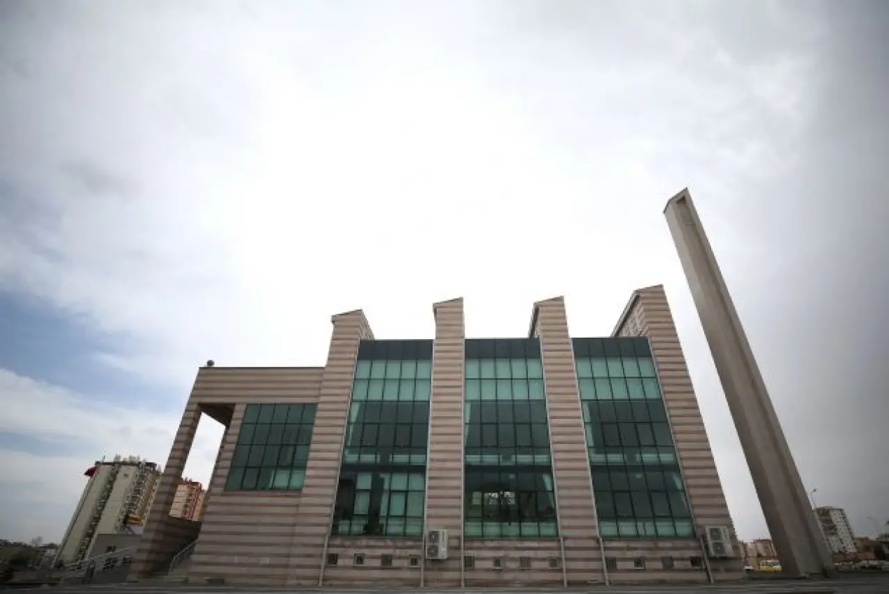 Birisi Evi Ters Çevirmiş, Diğeri Gemiden Apartman Yapmış: Gerçek Olduğuna Zor İnanacaksınız 21