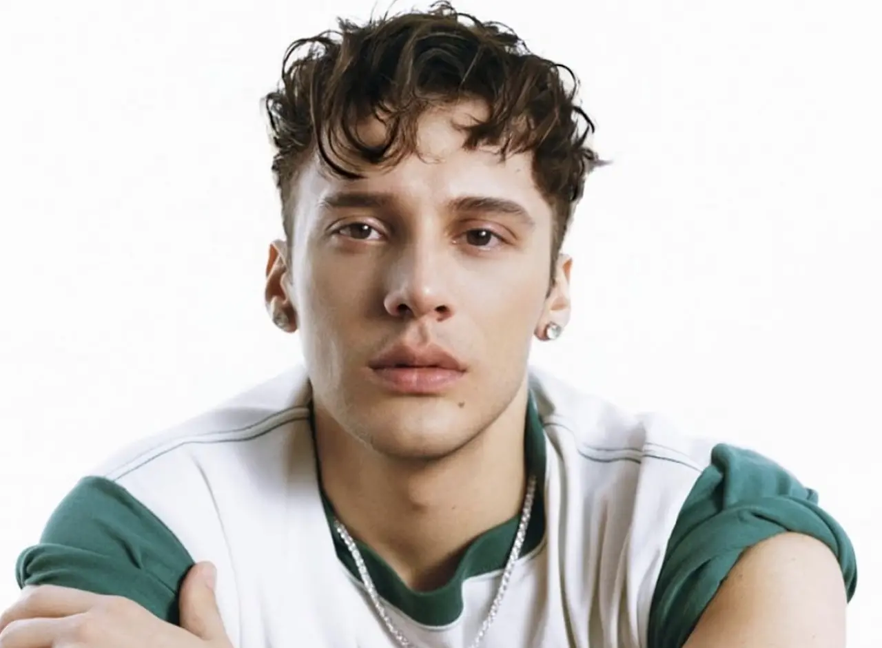 Yapay zekayla dertleşiyor! Edis’ten şaşırtan açıklama 2