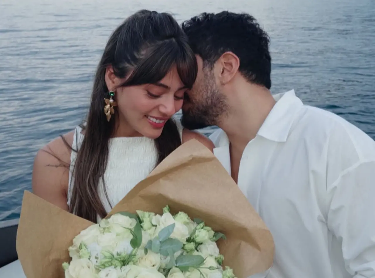 Teknede dizi gibi teklif! Sıla Türkoğlu evliliğe ilk adımı attı 1