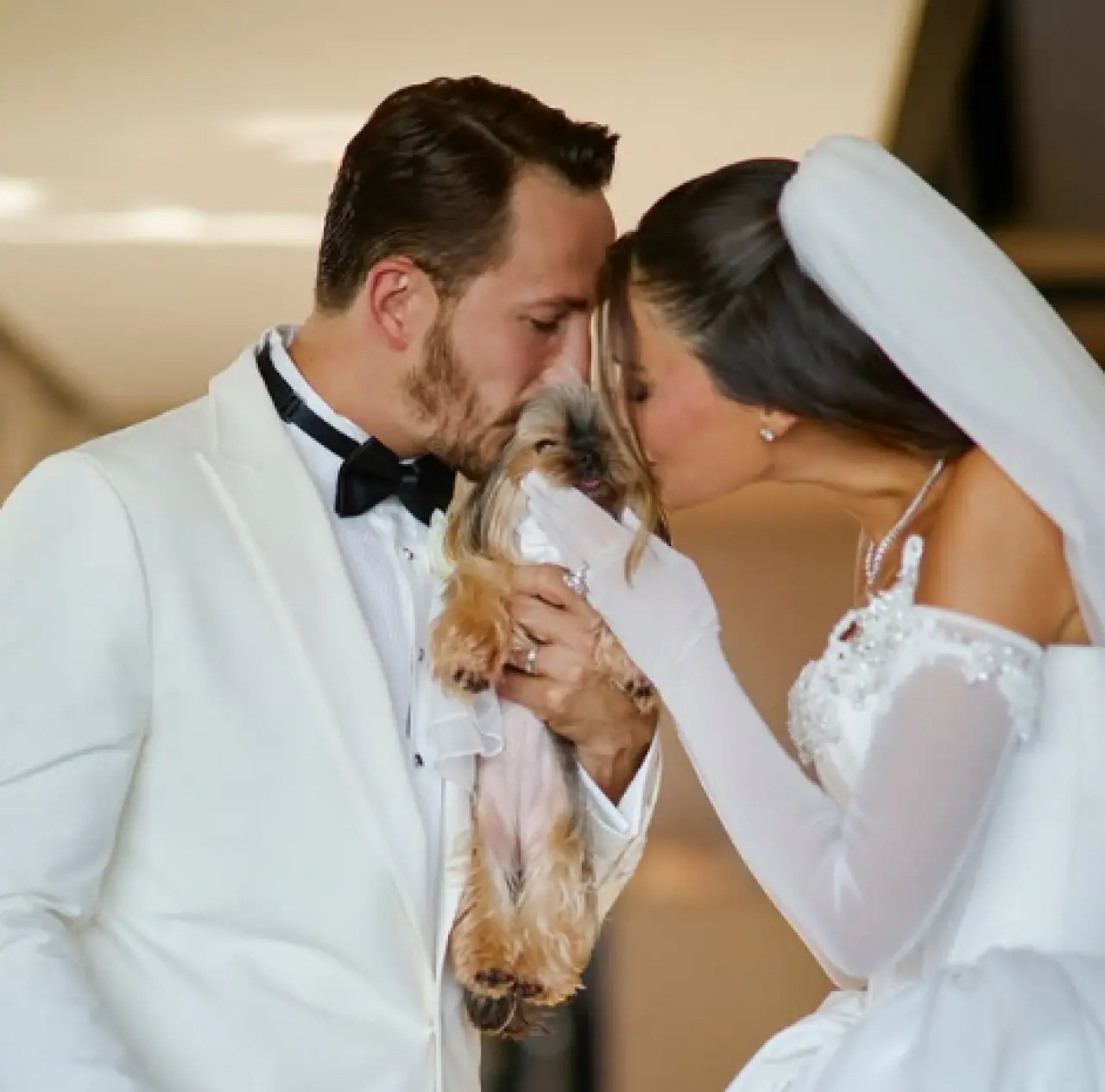 Berkan Karabulut ve Lale Onuk’un düğünün detayları! Gelinlik sosyal medyayı salladı 2