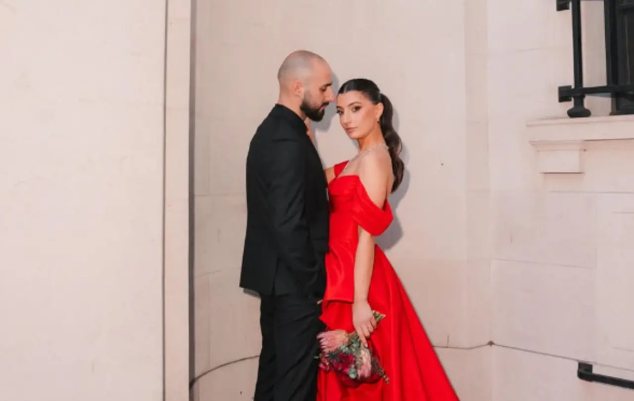 Ebru Şancı’ya eşinden dekolte engeli! “Şu kocamı başımdan alın” diyerek sitem etti 3