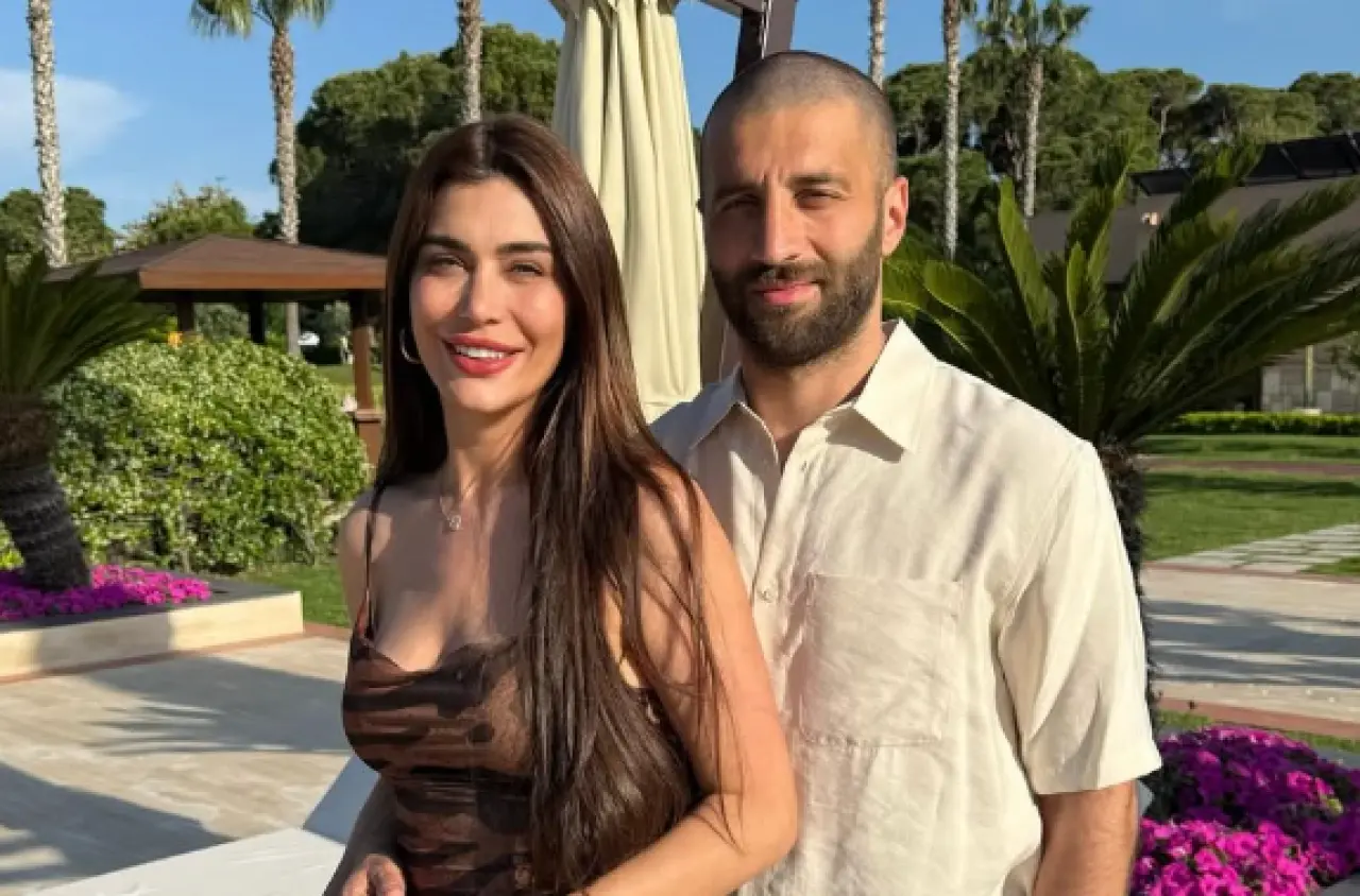 Ebru Şancı’ya eşinden dekolte engeli! “Şu kocamı başımdan alın” diyerek sitem etti 1