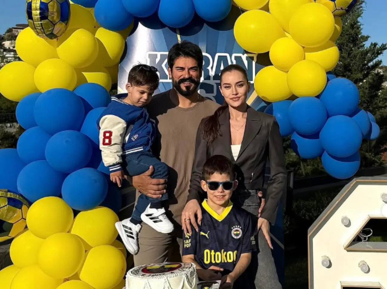 Ünlü çifte yönelik dedikodular bitmiyor! Fahriye Evcen ve Burak Özçivit noktayı koydu 3