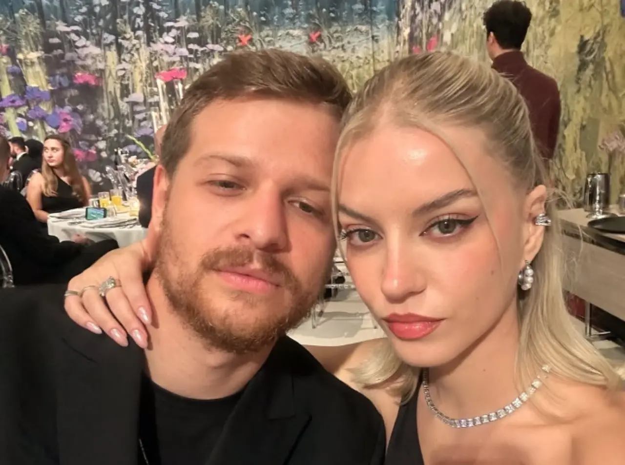 Tatilde şok! Tuana Yılmaz ve Burak Yörük çöp yığınlarıyla burun buruna kaldı 1