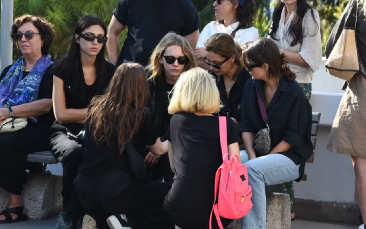 "Kor ateş gibi içime düştü” Hayal Köseoğlu'ndan yas paylaşımı 1