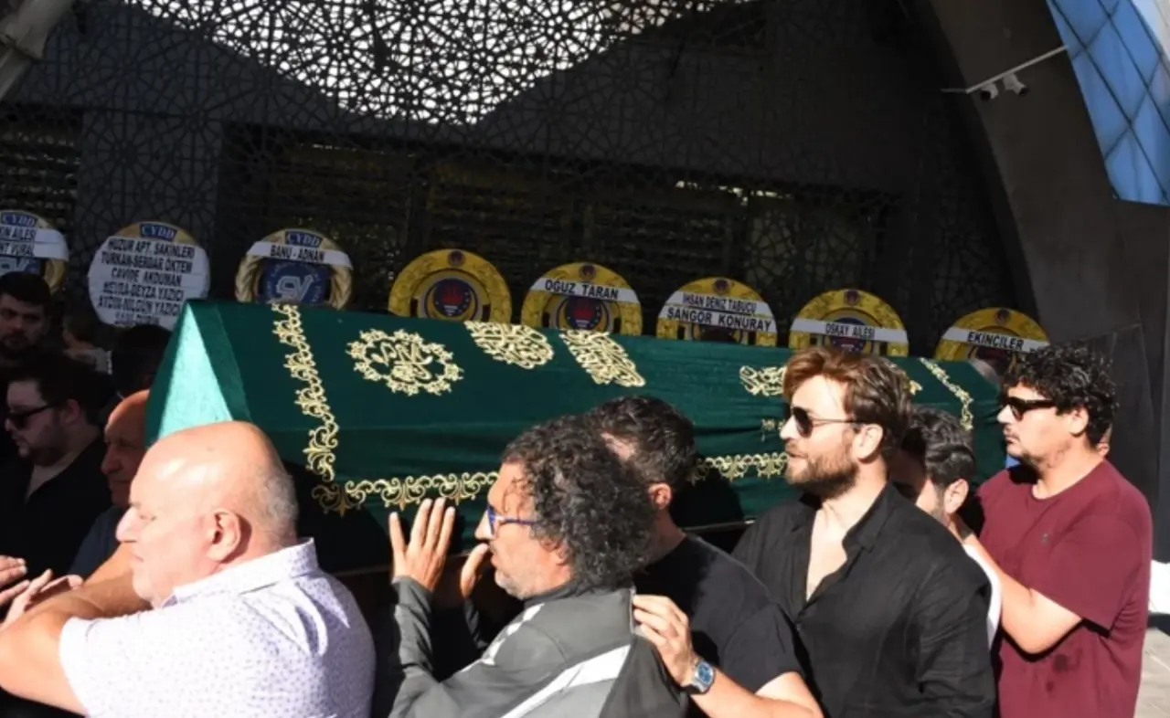 "Kor ateş gibi içime düştü” Hayal Köseoğlu'ndan yas paylaşımı 2