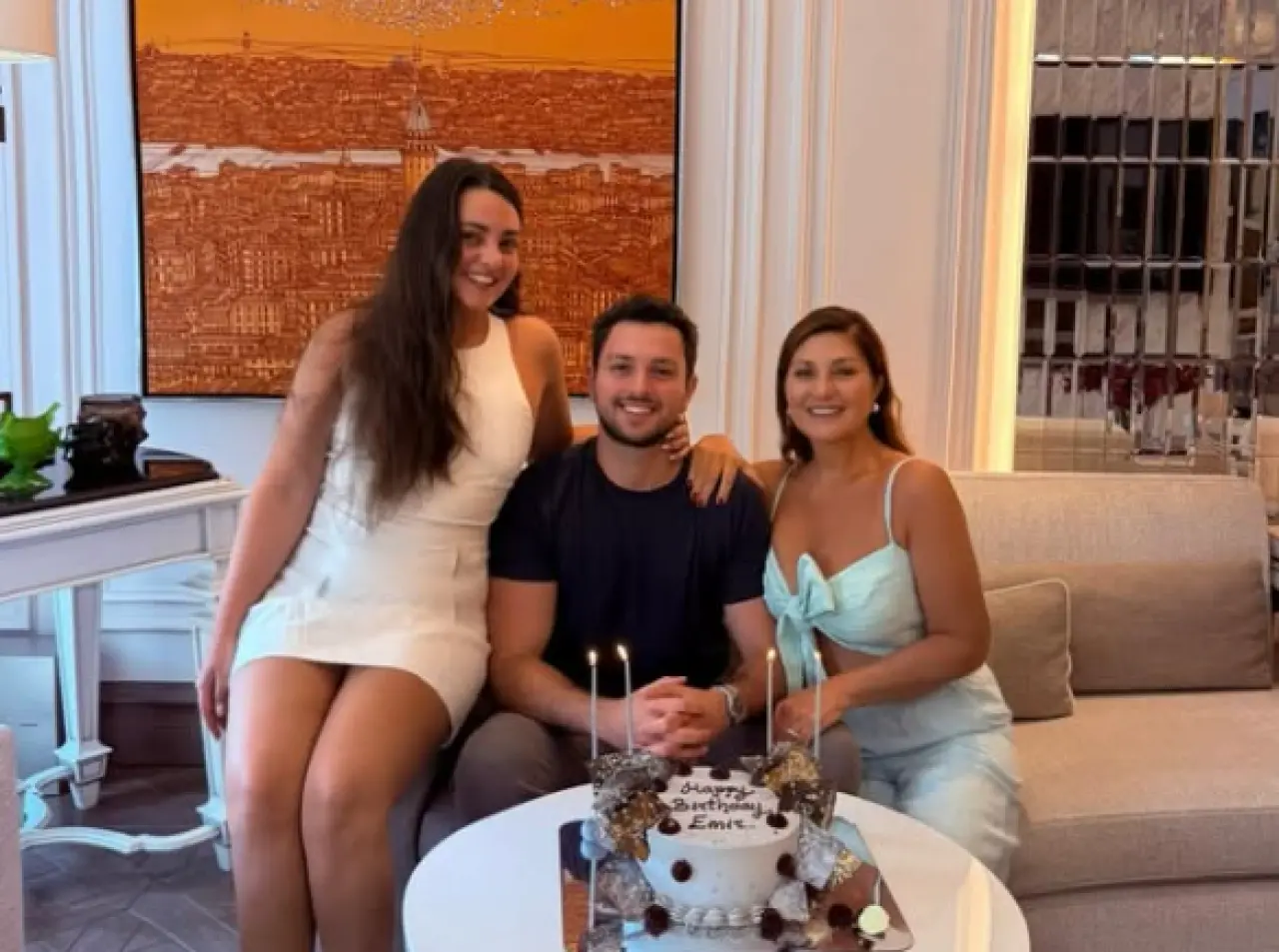 Sibel Can’ın oğlu Emir Aksüt 25 yaşında! Melisa Ural’dan duygusal kutlama 1