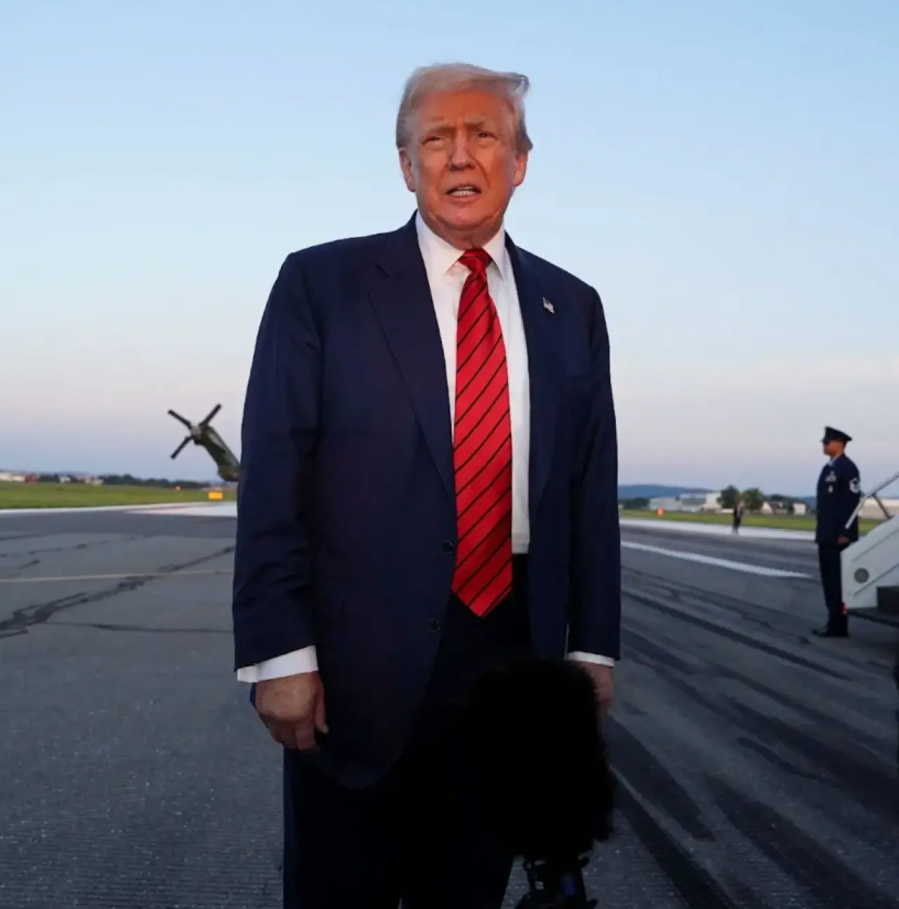 Trump’tan Sweeney’e tam destek, Swift’e açık düşmanlık! 1