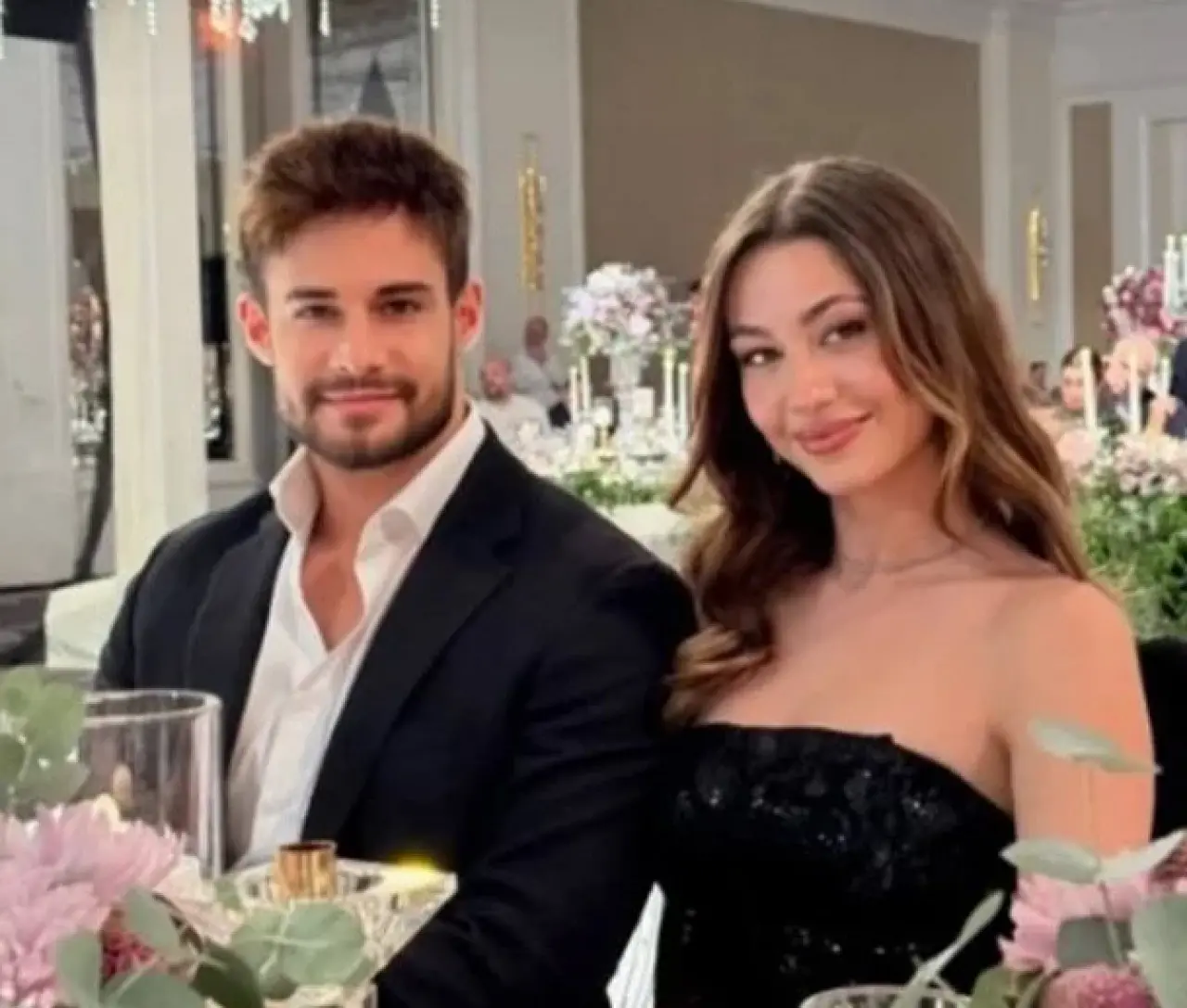 Survivor finalisti Batuhan Karacakaya ve Sinem Akar aşklarının ikinci yılını kutladı! 2