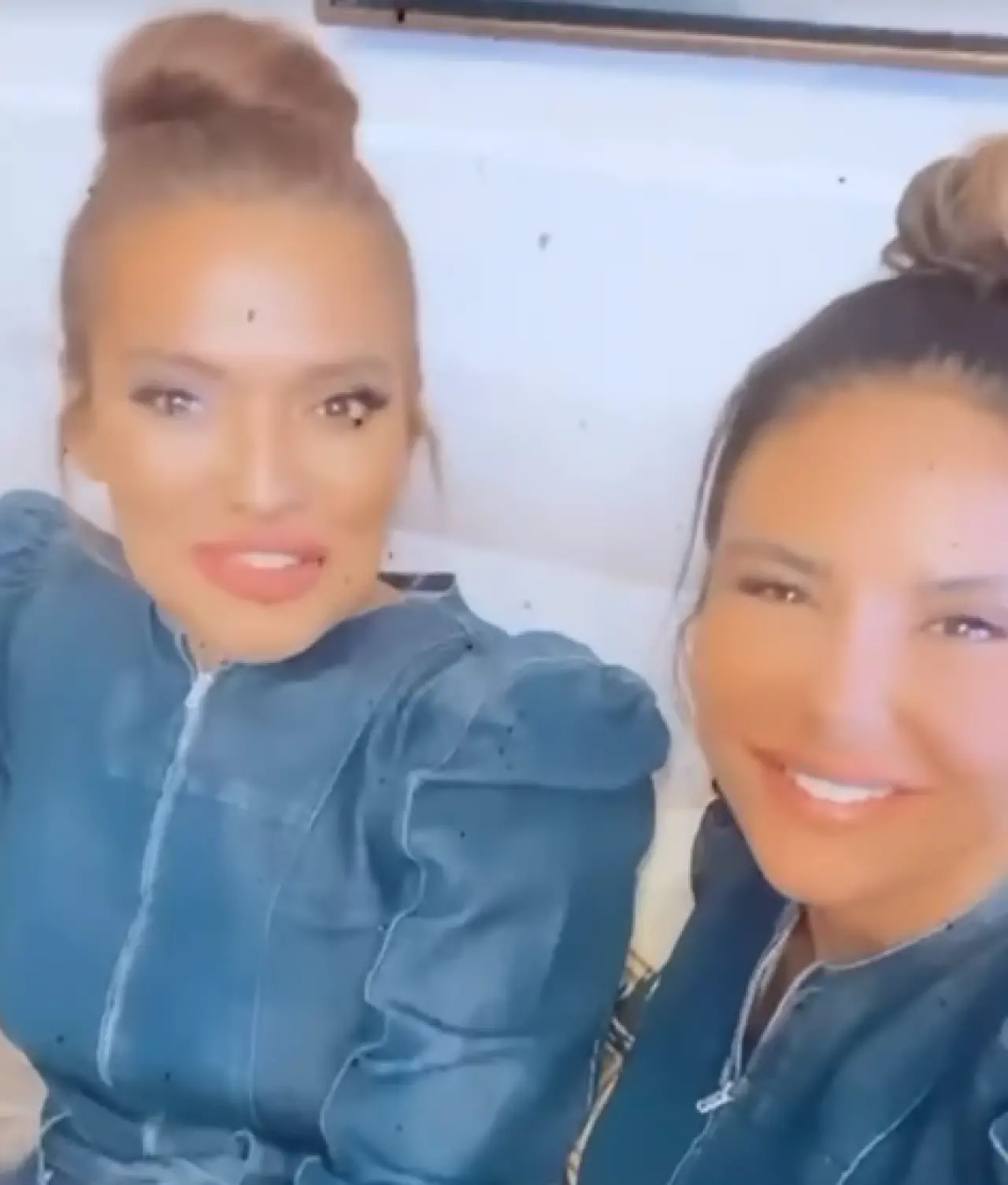 Demet Akalın ve Esra Balamir tatilde pişti oldu, Okan Kurt’tan olay yorum! 2