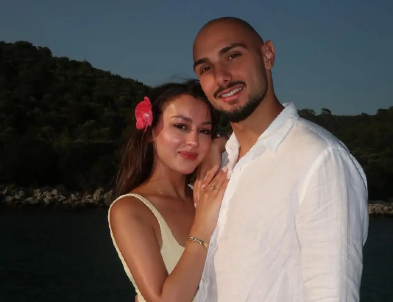 Galatasaray futbolcusu Ahmed Kutucu ve Asena Atalar nişanlandı: “İçim içime sığmıyor” 2