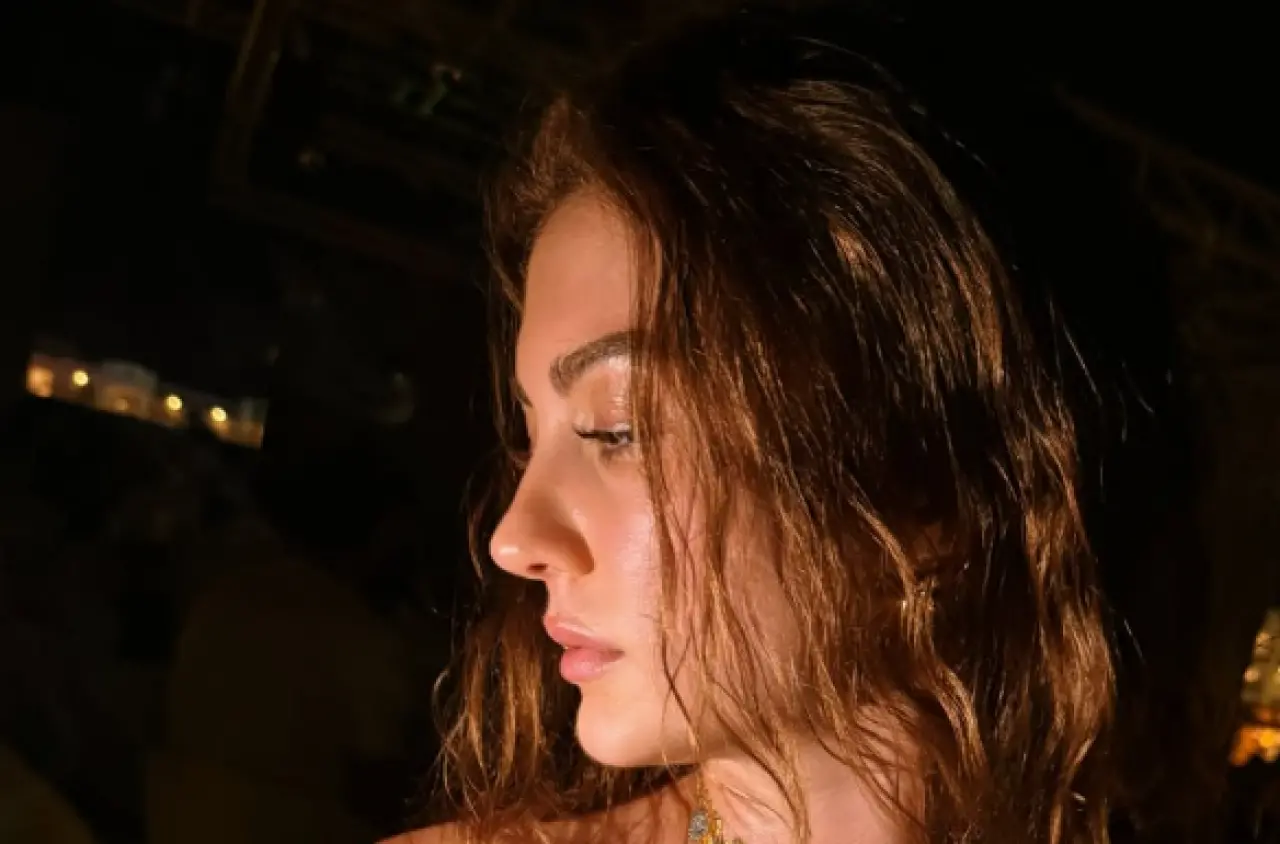 Burcu Özberk’ten Mısır’da havuz başında tatil pozu! 1