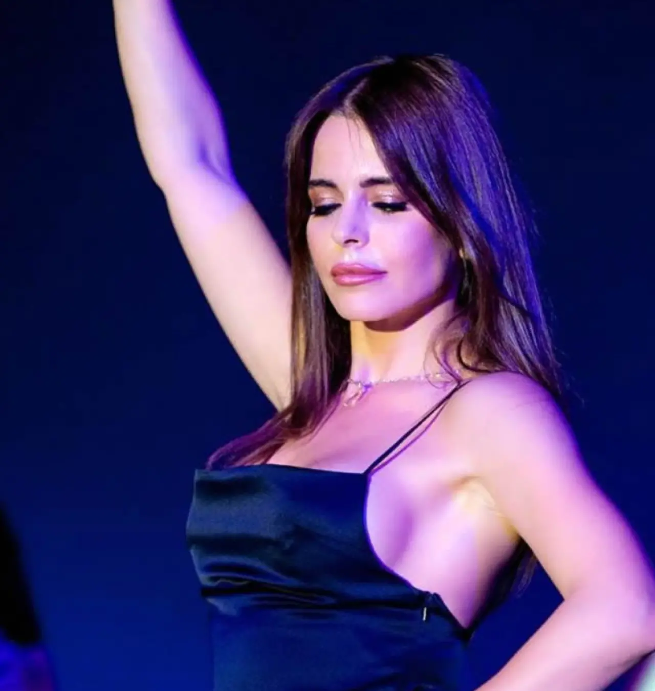 Simge Sağın: “Ben o klipten sonra yalnız kaldım!” 3