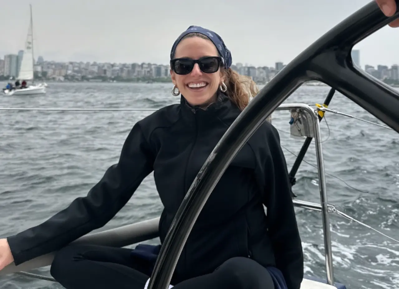 Assos tatilinde akrep şoku! Bige Önal apar topar hastaneye kaldırıldı 3