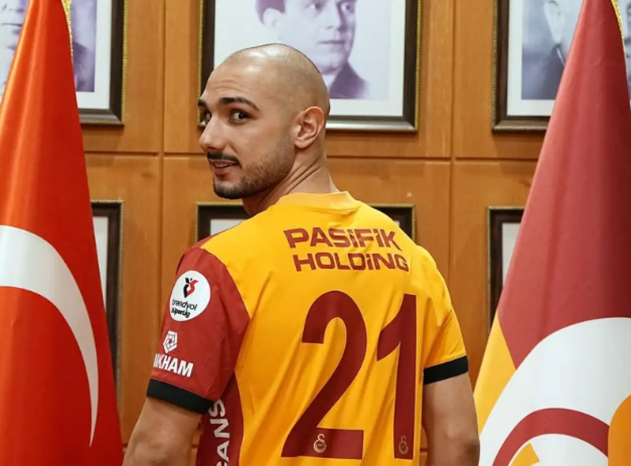 Galatasaray futbolcusu Ahmed Kutucu ve Asena Atalar nişanlandı: “İçim içime sığmıyor” 5