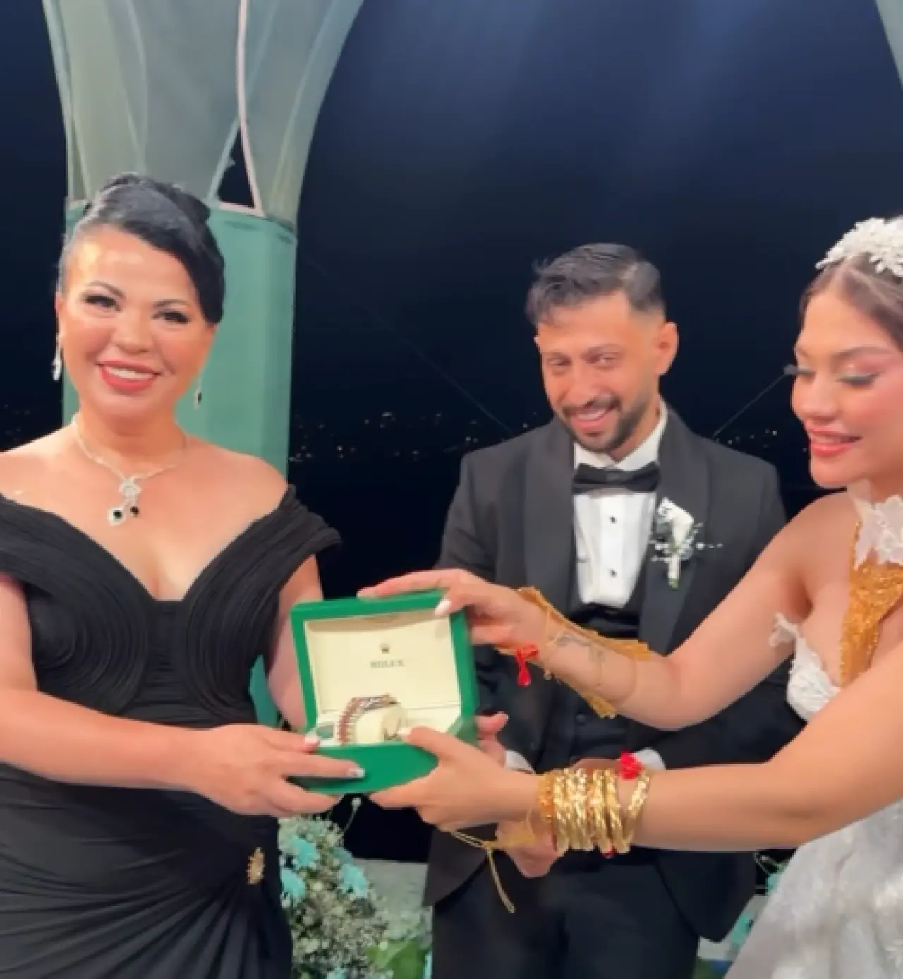 Burak Bulut ve Eda Sakız’ın düğününde altın yağmuru! Kaynanadan olay Rolex jest 2