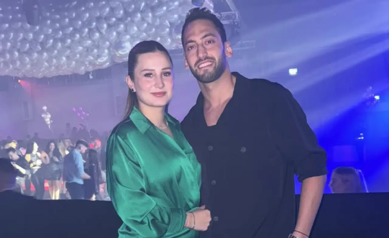 Hakan Çalhanoğlu Uganda’da gönülleri fethetti! Gözyaşlarına boğuldular 2