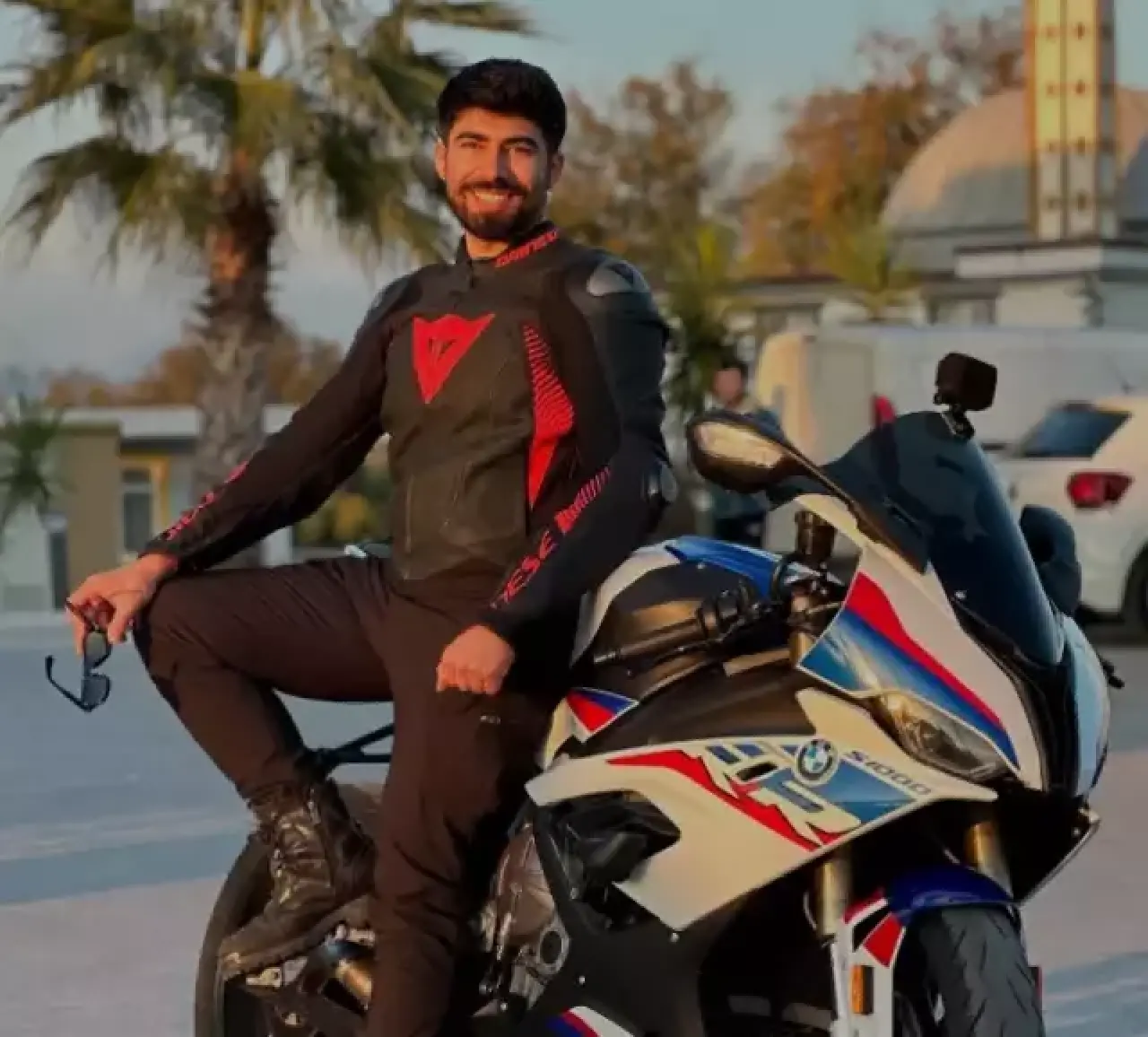 Deniz Servan kimdir, aslen nereli, kaç yaşında, instagramı? Motosiklet fenomeninin hayatı 4