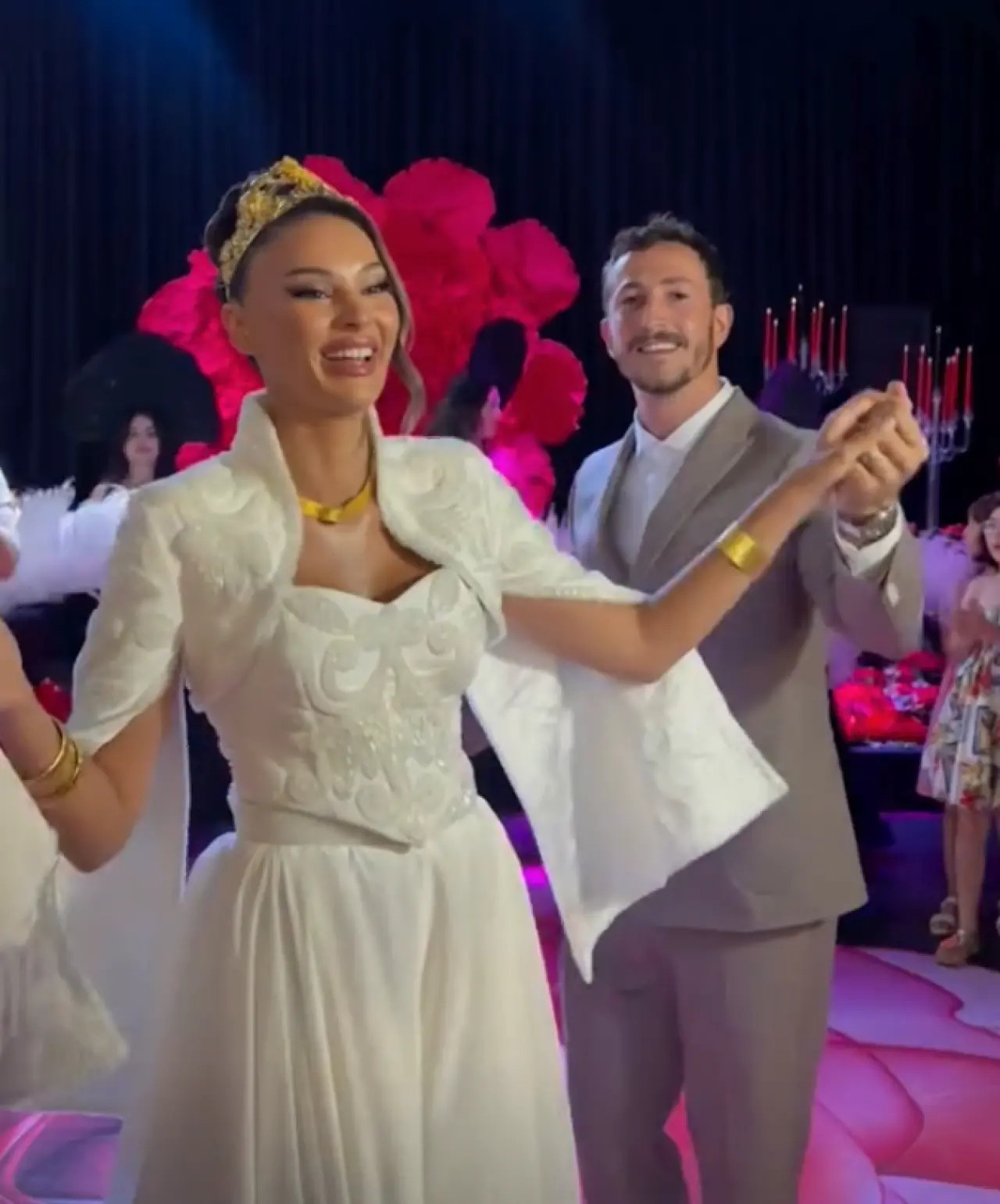 Lale Onuk ve Berkan Karabulut evlilik heyecanı yaşıyor! İşte düğün tarihi 3