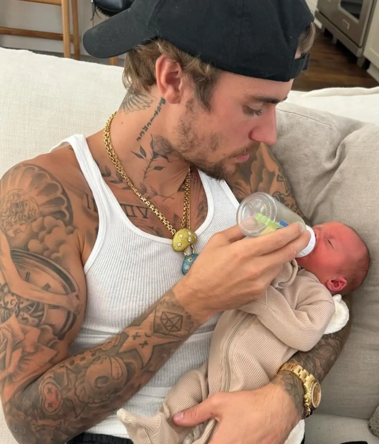 Bieber çifti yeniden bebek mi bekliyor? Hailey sinyali verdi! 4