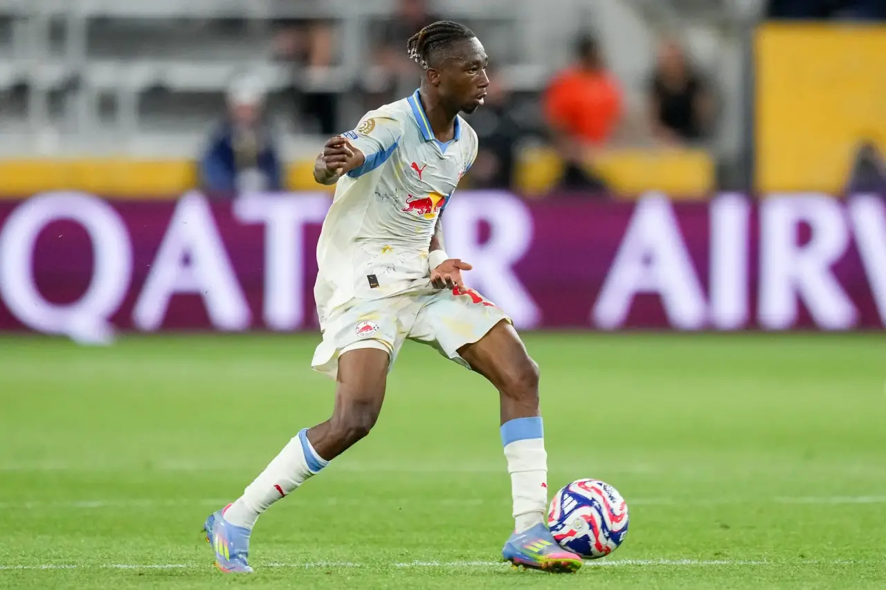 Fenerbahçe'den gece yarısı transfer harekatı: Dorgeles Nene İstanbul'da 1