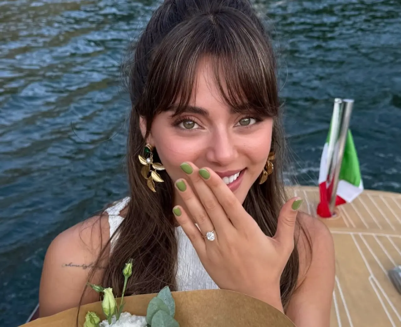 Teknede dizi gibi teklif! Sıla Türkoğlu evliliğe ilk adımı attı 3