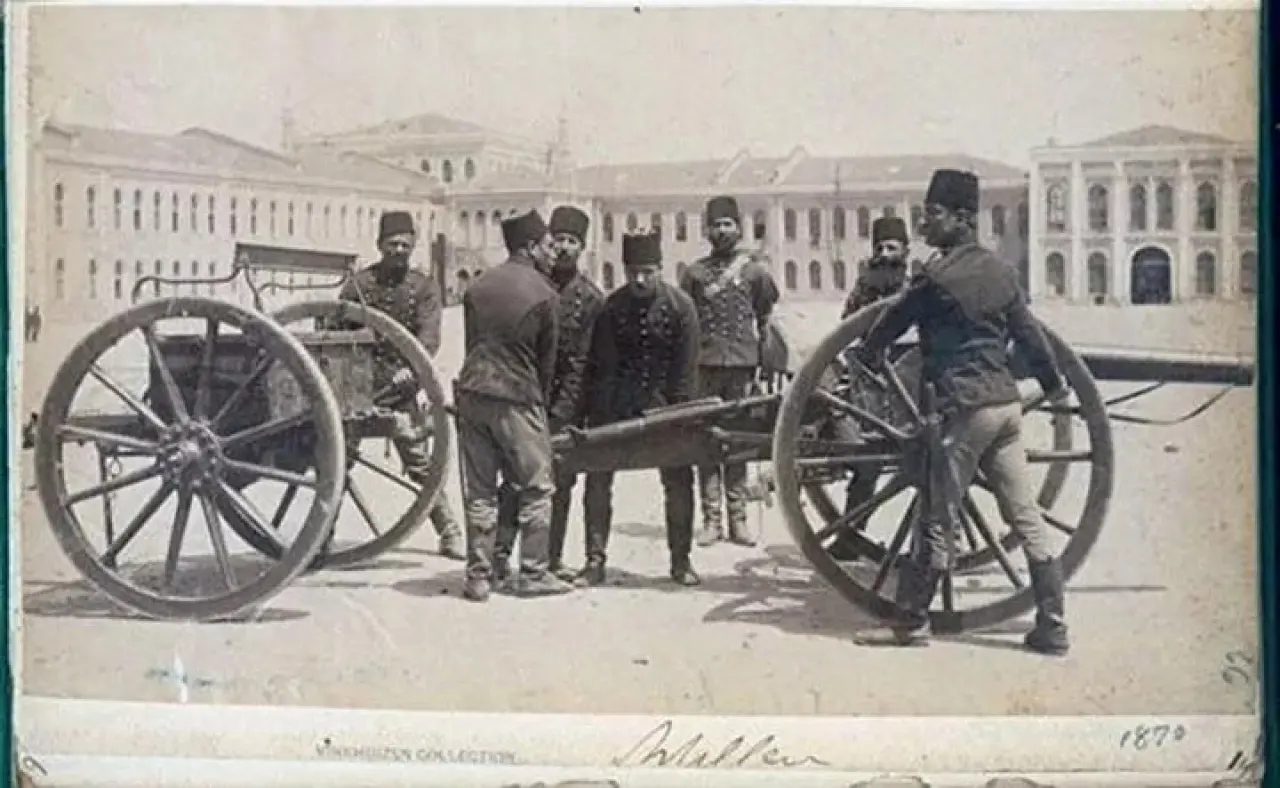 Tarihe Işık Tutan Fotoğraflar: Osmanlı İmparatorluğu’nun Son Günlerinden Kayda Geçen Anlar! 16