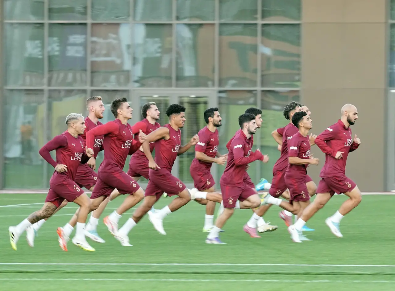 Uğurcan Çakır Galatasaray'da ilk kez takımla sahada! 3