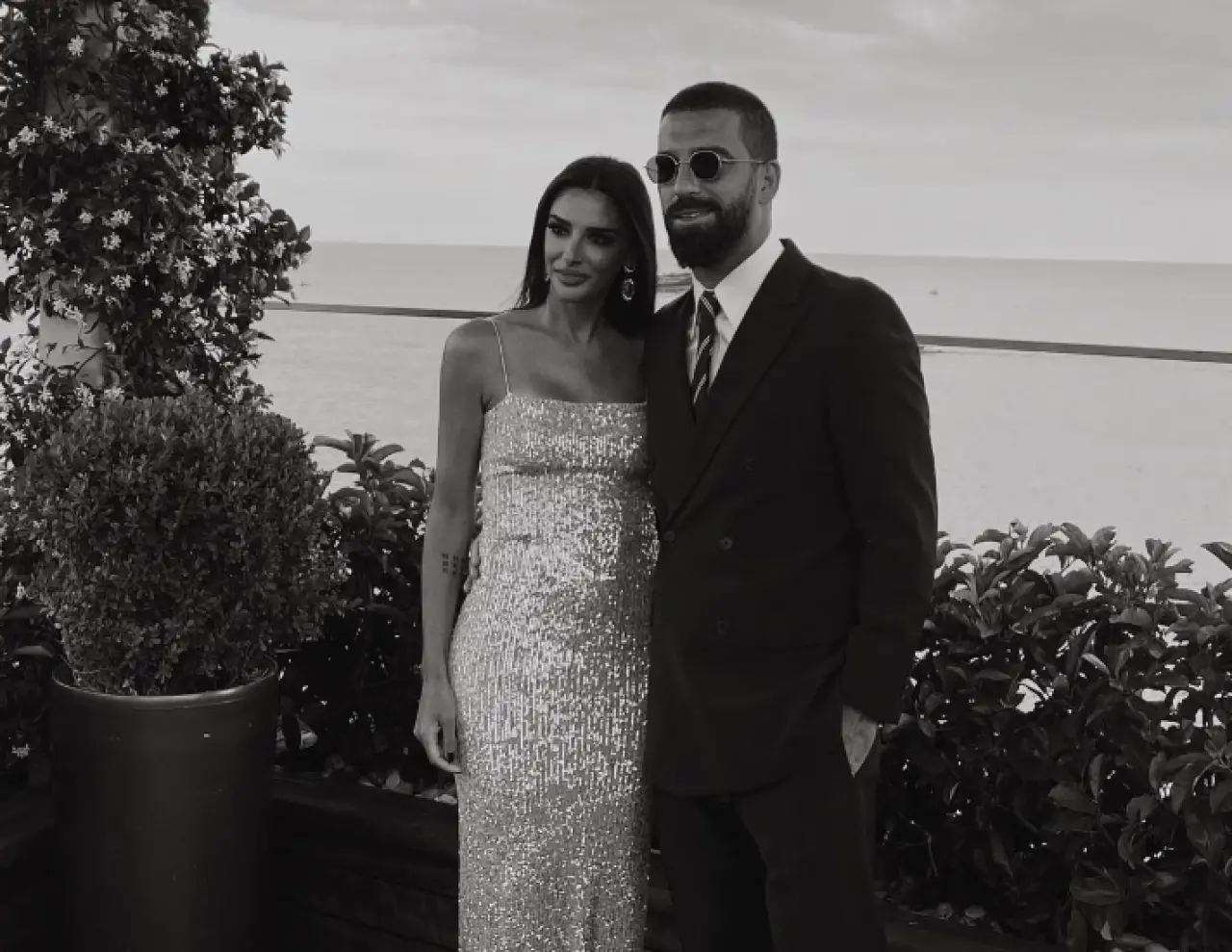 Sade evlilik, ihtişamlı yüzük! Aslıhan Doğan Turan'ın parmağındaki servet gündem oldu 4