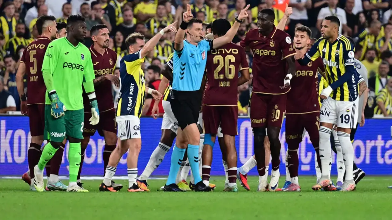 Fenerbahçe Trabzonspor maçının VAR kayıtları açıklandı! İşte tüm detaylar 2