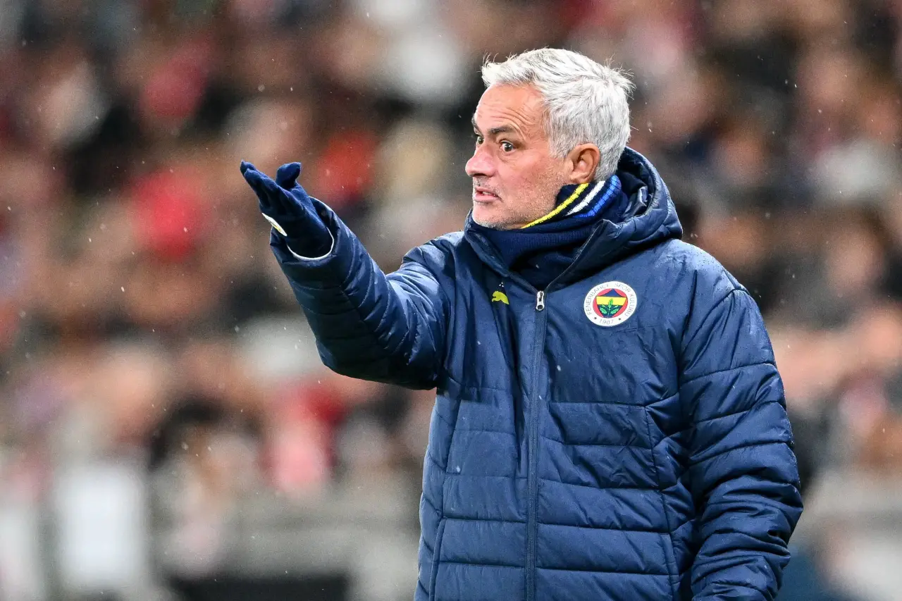 Mourinho’dan Ali Koç’a sert sözler: 'Kerem Aktürkoğlu’nun o maçtan sonra alınmasını hiç açıklamadı' 2