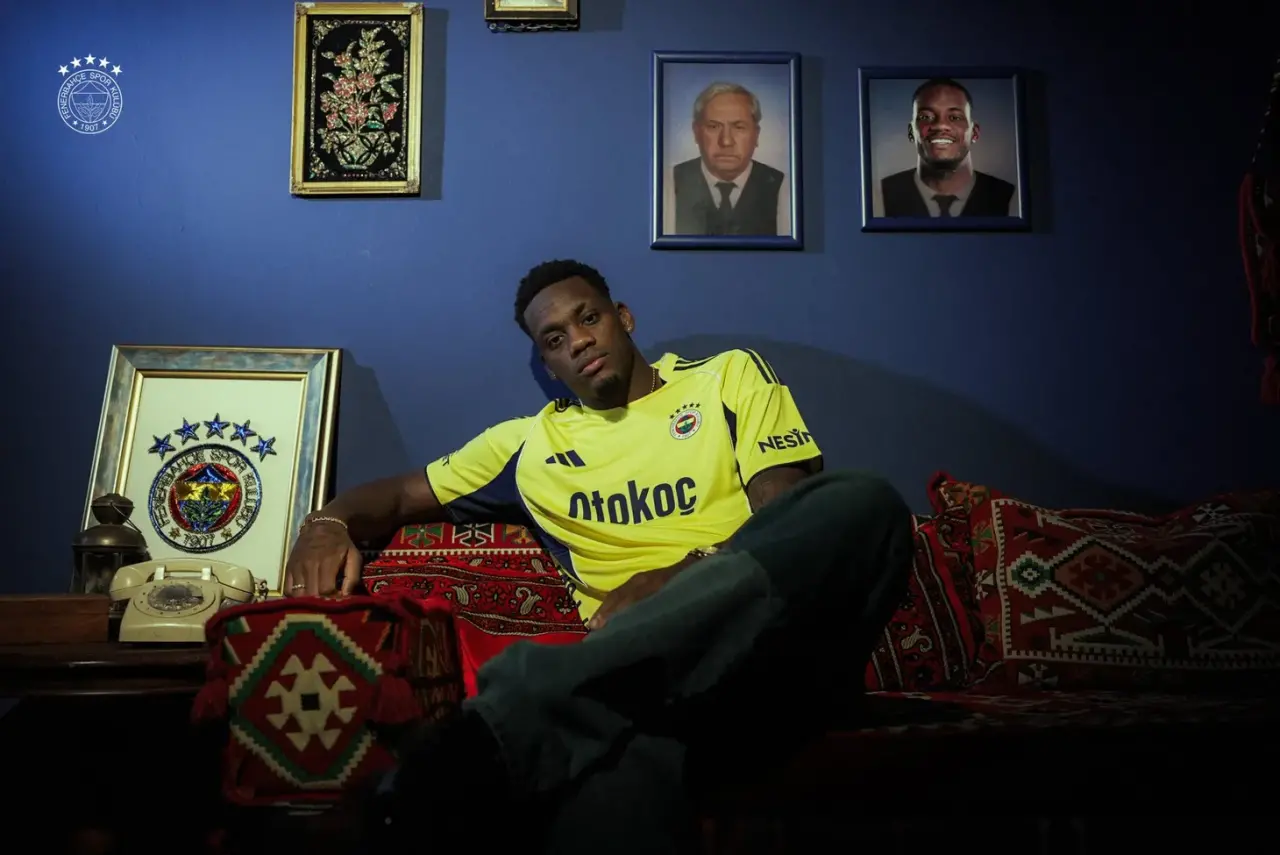 Jhon Duran Fenerbahçe’ye geri döndü! Sakatlık sonrası ilk adımlarını attı 3