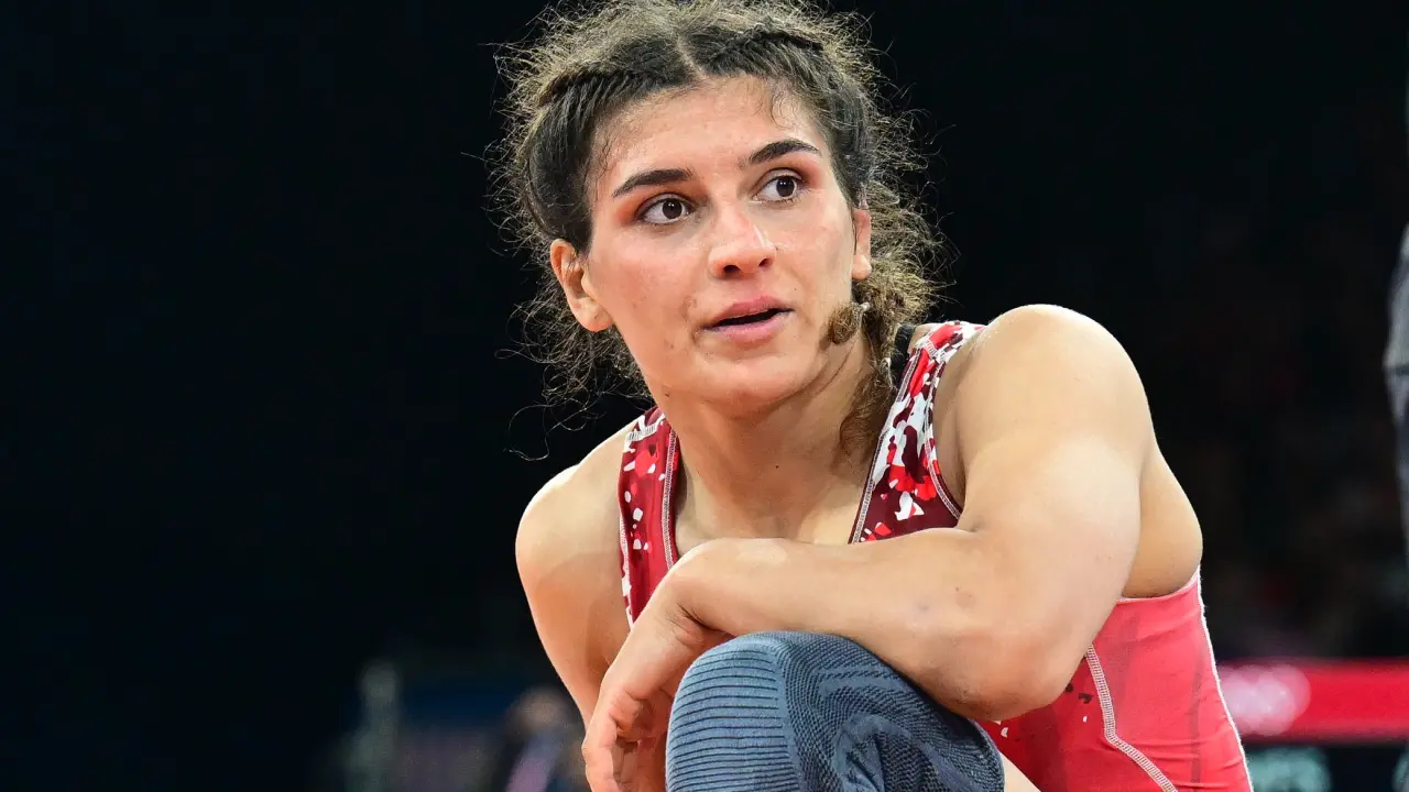 Nesrin Baş’tan tarihi başarı: Milli güreşçi dünya ikincisi oldu 1