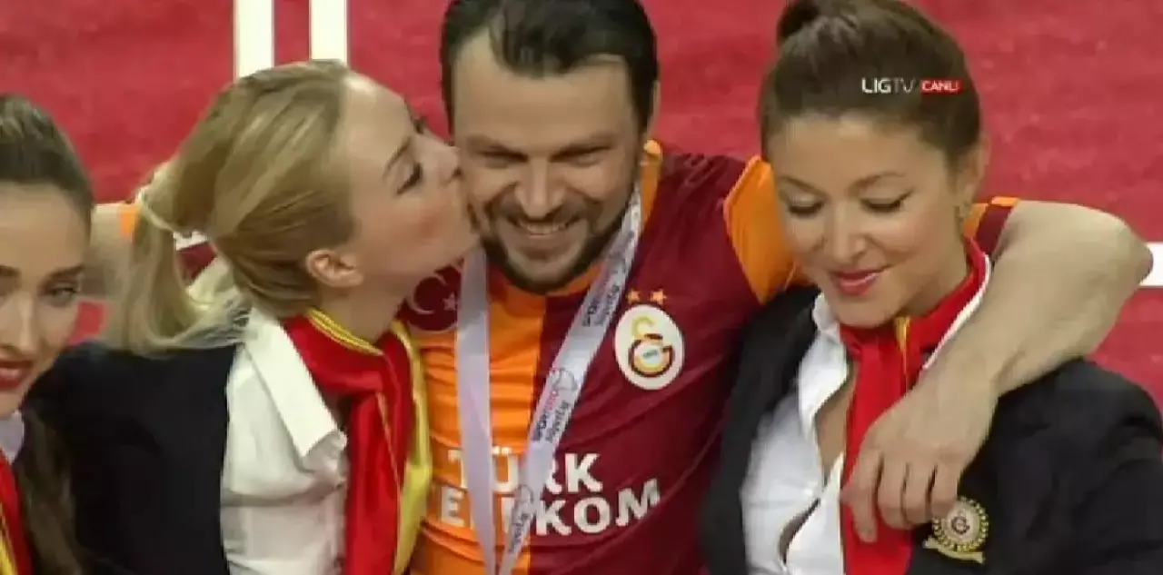 Sahada Olması Gereken Hiçbir Şey Olmadı! Futbolun En İlginç Anları 2