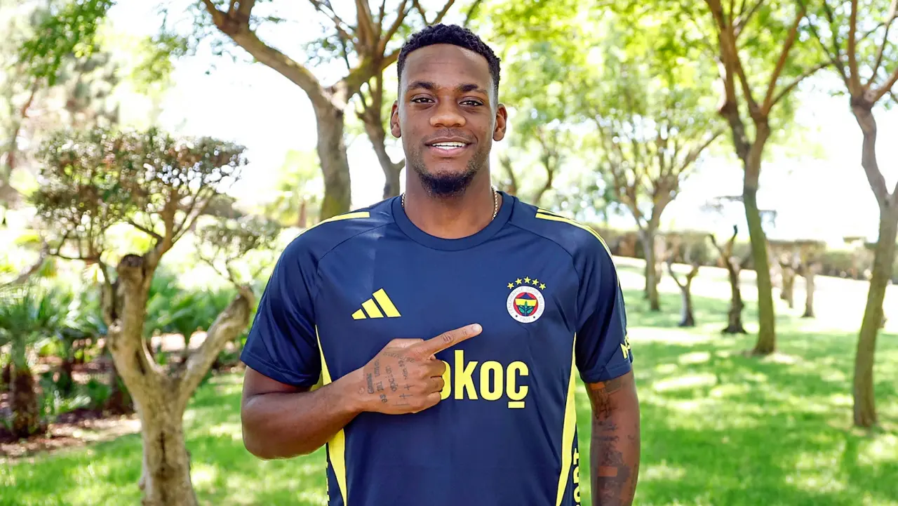 Jhon Duran Fenerbahçe’ye geri döndü! Sakatlık sonrası ilk adımlarını attı 1