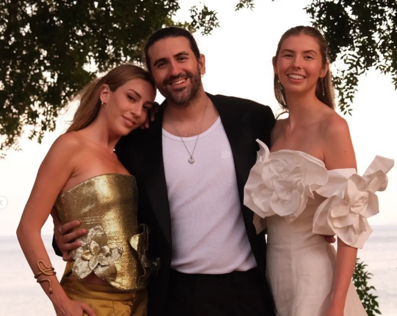 Sinem Kobal görümce oluyor! Gelinine lüks teknede bride party! 3