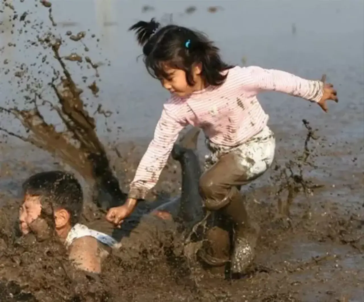 Zamanında Yakaladık! Kameranın Son Saniyede Çektiği Gülmeden Geçemeyeceğiniz O Anlar 17
