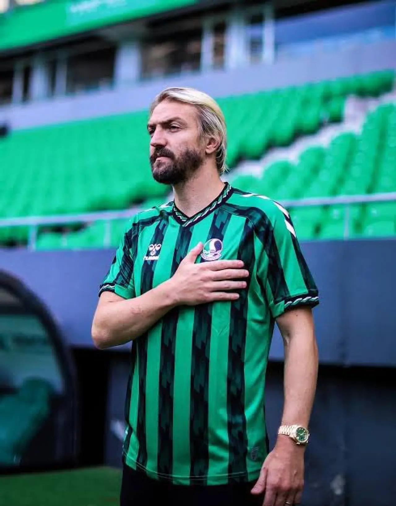 Caner Erkin’den skandal hareket: Takım arkadaşına tokat attı 1