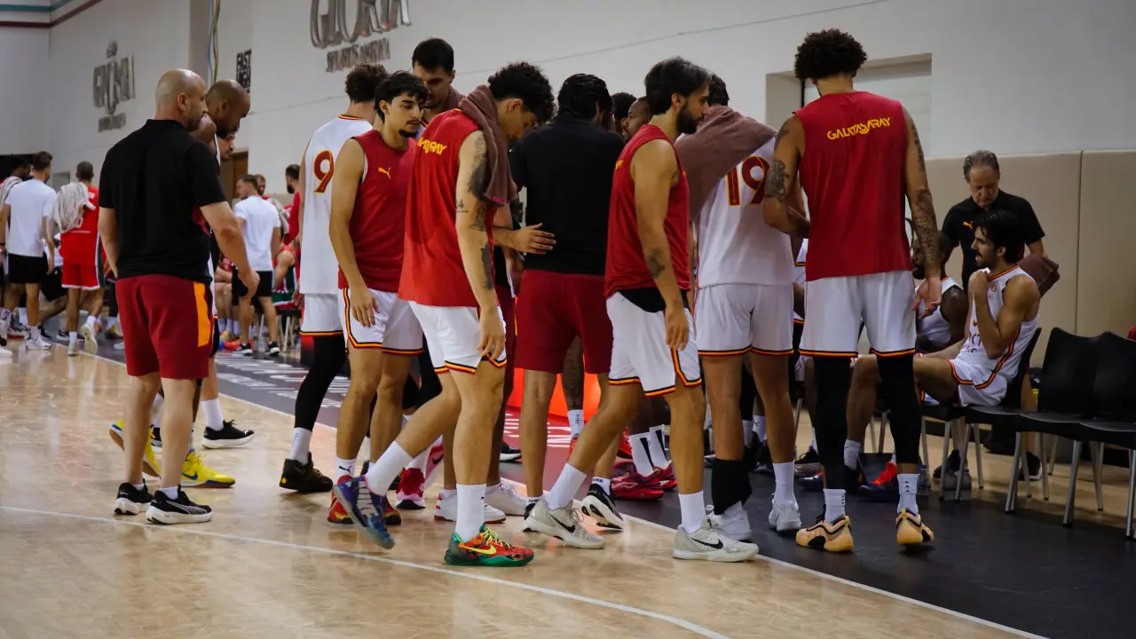 Galatasaray basketbol takımı, Lokomotiv Kuban’ı hazırlık maçında devirdi! 3