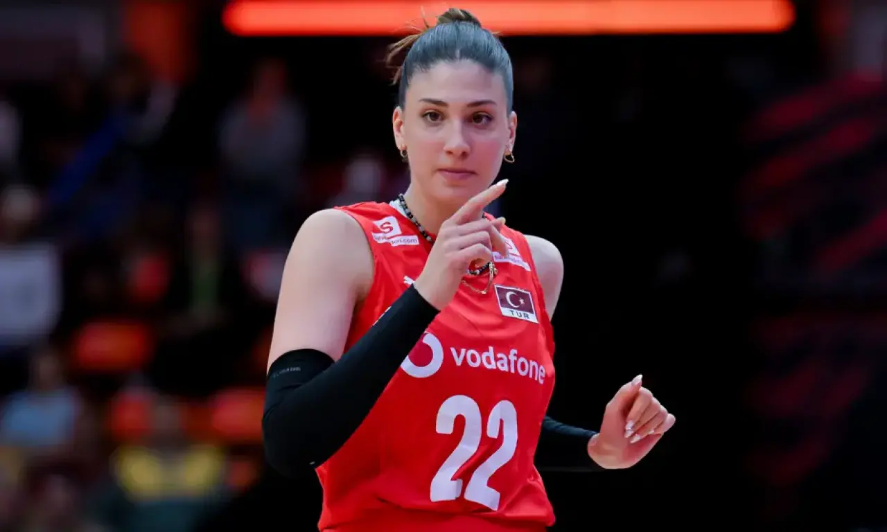 Galatasaray kaptanı İlkin Aydın’dan üzücü haber 2