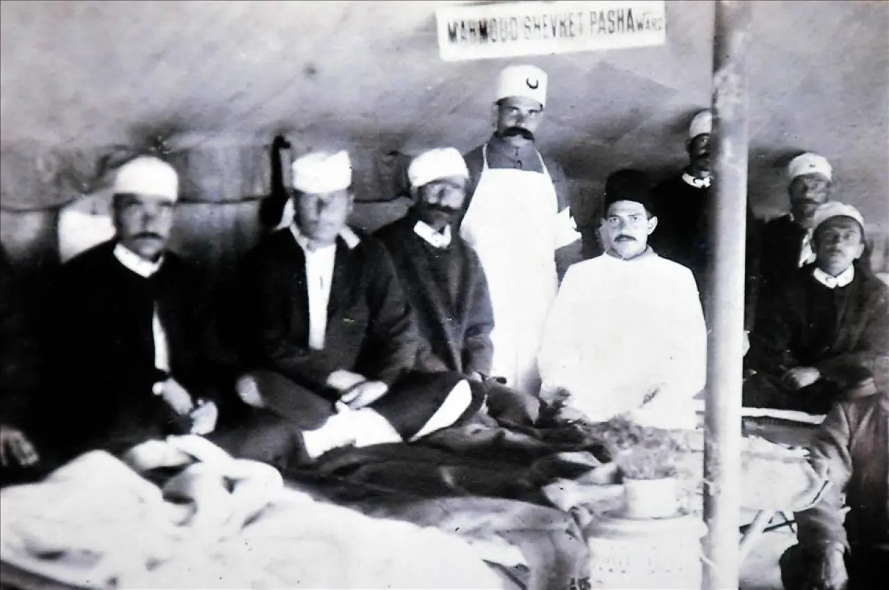 Tarihe Işık Tutan Fotoğraflar: Osmanlı İmparatorluğu’nun Son Günlerinden Kayda Geçen Anlar! 29